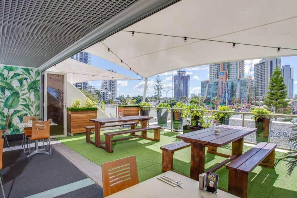 Close To Everything! Beautiful Hotel Studio'S, Sleeps 4 Gold Coast Extérieur photo