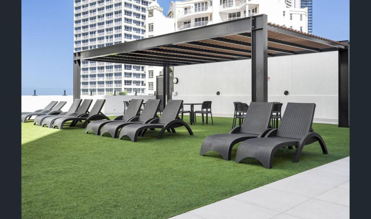 Close To Everything! Beautiful Hotel Studio'S, Sleeps 4 Gold Coast Extérieur photo